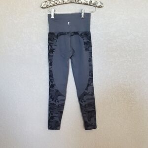 Zyia seamless leggings camo style Size XS